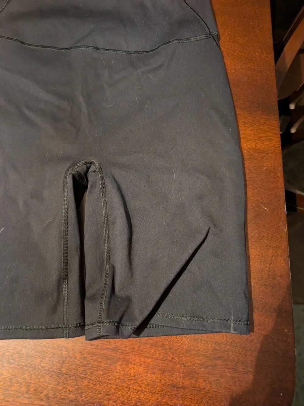 SKIMS Black 7